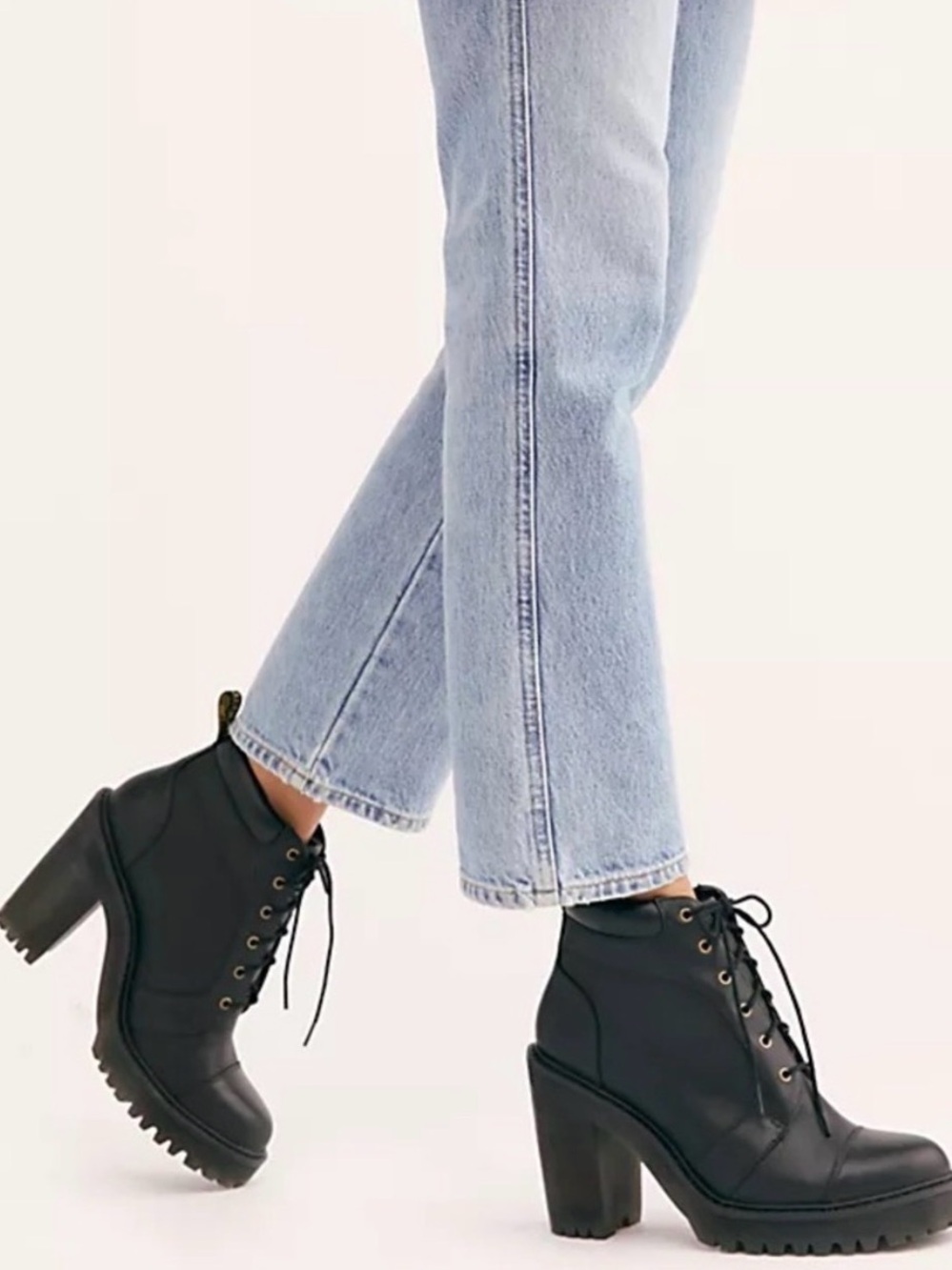 Dr. Martens Averil Boots